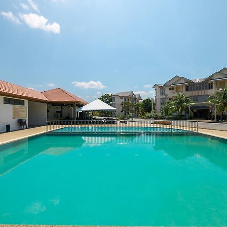 Seri Bayu Resort Hotel Sungai Pelek Exterior photo