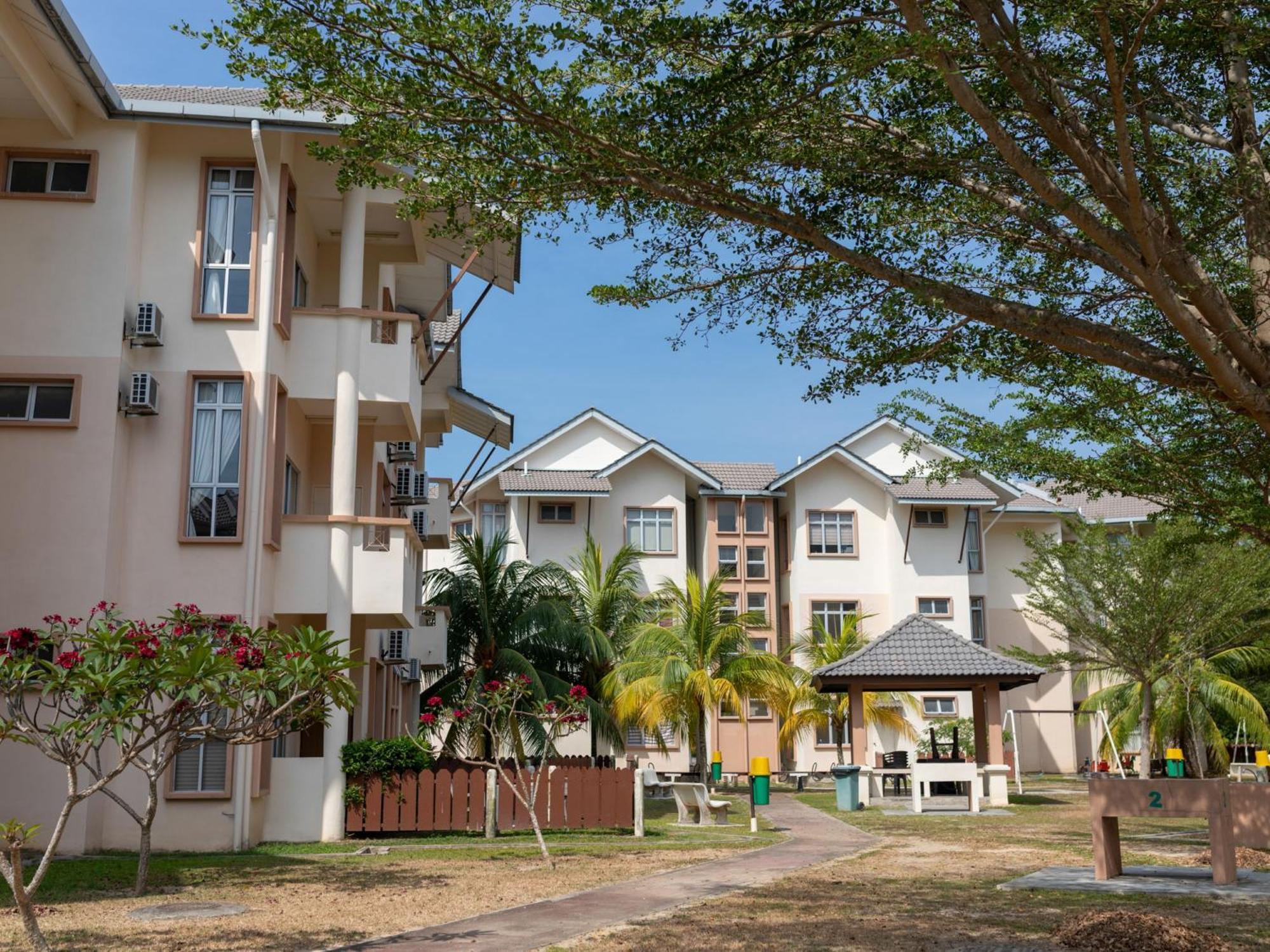 Seri Bayu Resort Hotel Sungai Pelek Exterior photo