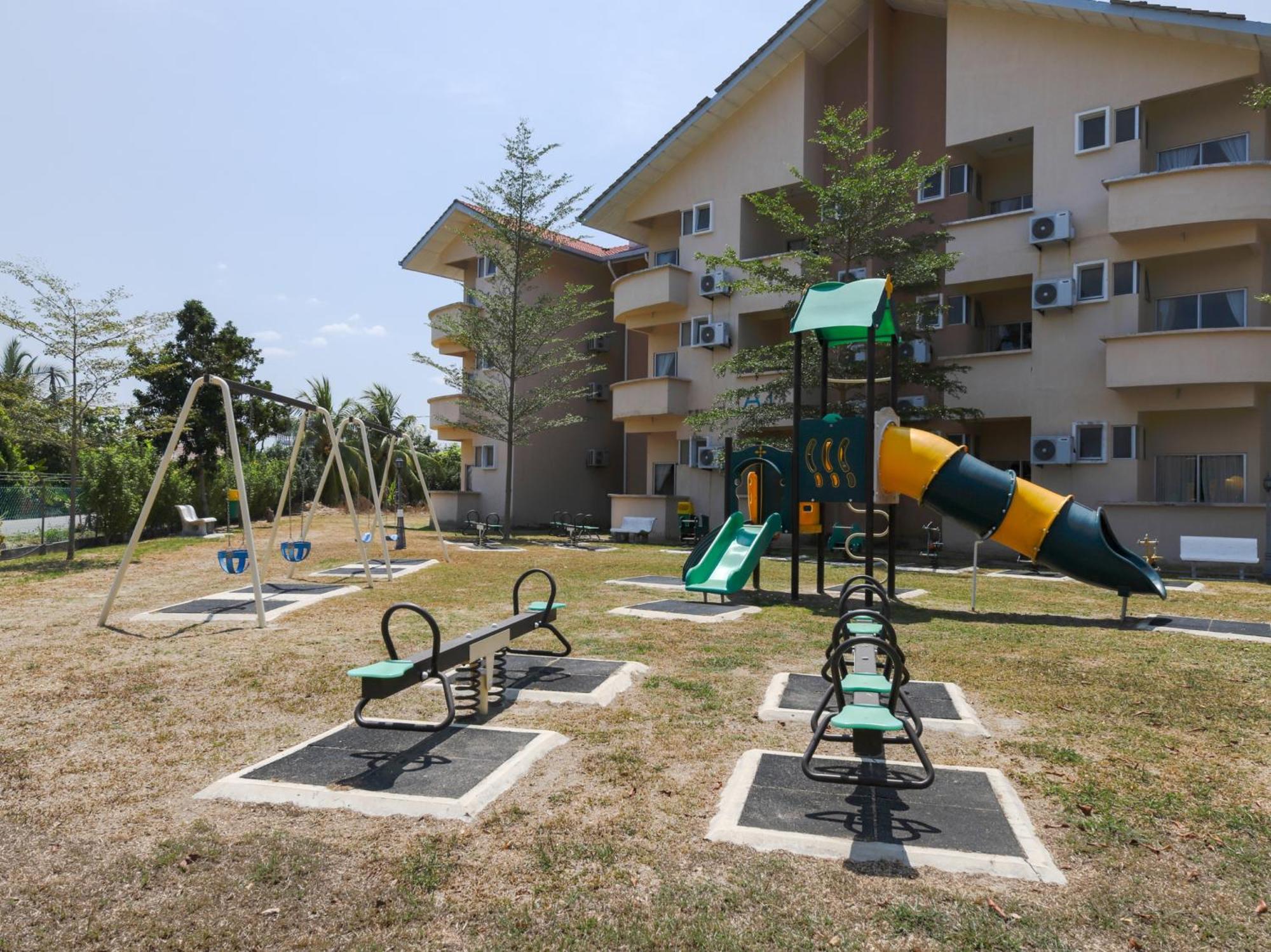 Seri Bayu Resort Hotel Sungai Pelek Exterior photo