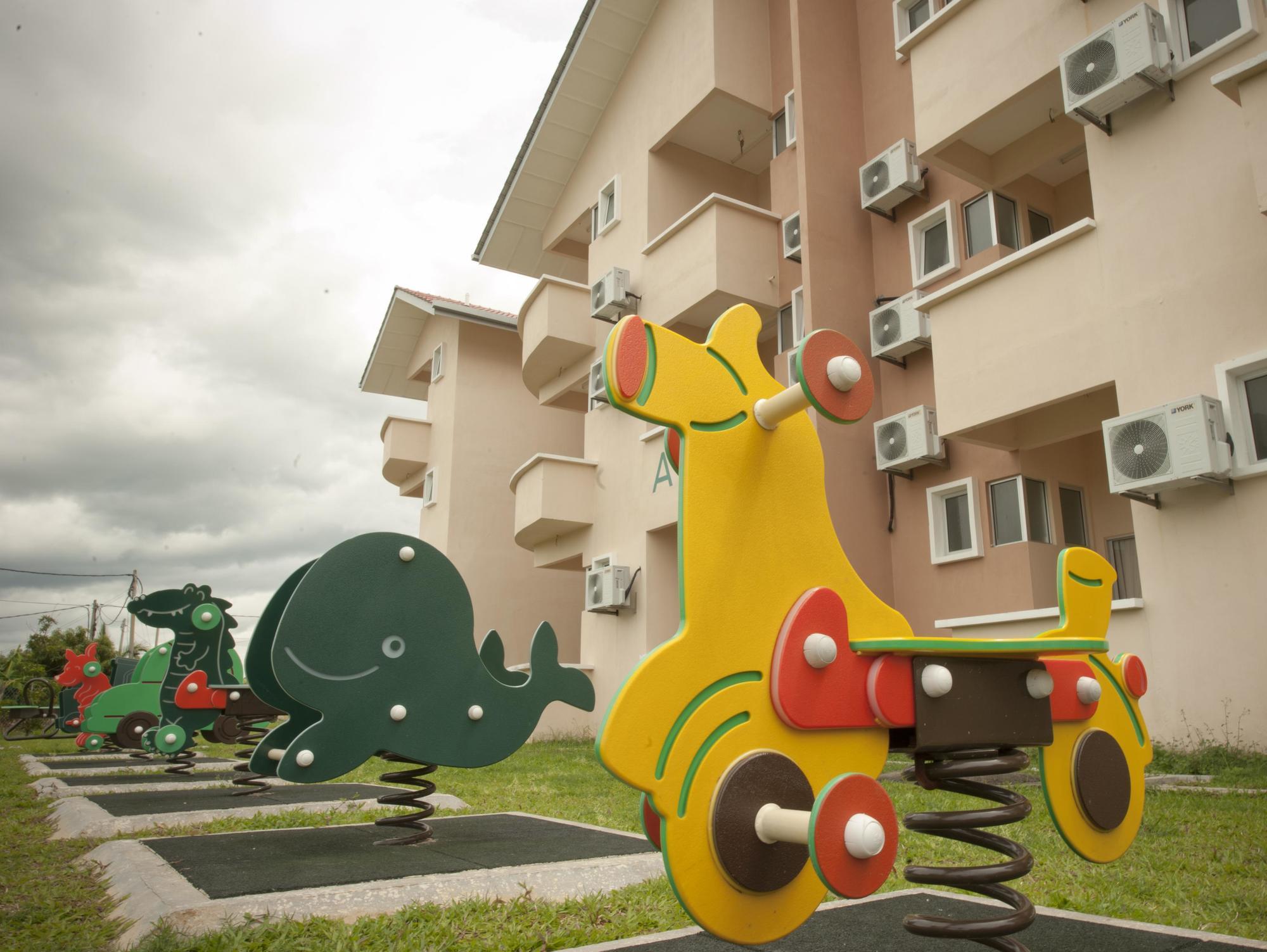 Seri Bayu Resort Hotel Sungai Pelek Exterior photo